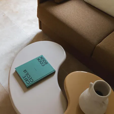 2 Pieces D'architecte Face Aux Thermes